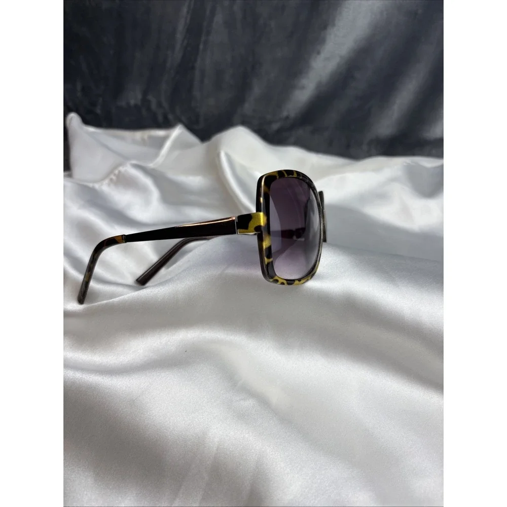Loft Sunglasses Oversized Butterfly Low Arm Tortoiseshell Leopard Hollywood Glam